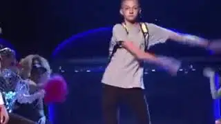 Dancing &acute;Backpack Kid&acute; SNL