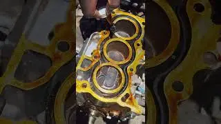 applying shellack on cylinder head#👍👍#subscribe