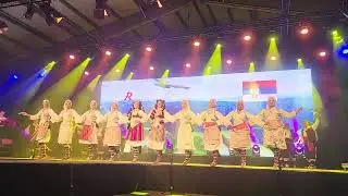 Folklore de Serbia en el festival de Op Roakeldais 2025