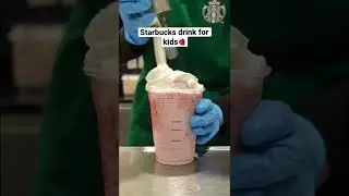 Strawberry Frappuccino🍓 there&rsquo;s no coffee! #shorts #starbucks