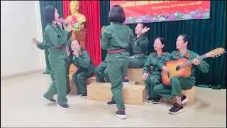 Cây đàn ghi ta của đại đội ba ( đội văn nghệ tổ 31 pđp thái nguyên)
