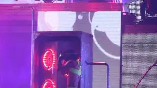 How I Roll- Britney Spears. (Luke Broadlick)