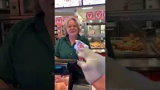 SHARK PUPPET EATS POPEYES CHICKEN SANDWICH!!!!!