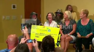 NJ:'OCEAN'S 16' POWERBALL WINNERS- GROUP SITTING