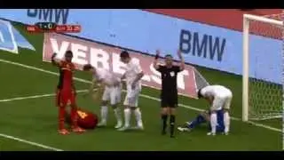 Vincent Kompany broke his nose, but continued playing (Belgium-Serbia)