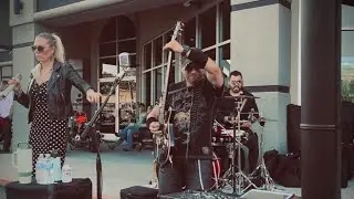 Heck yeah Hold my beer live (Clarksville TN Harley Davidson event)