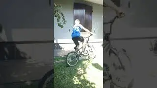 scavalcare un muretto in bmx