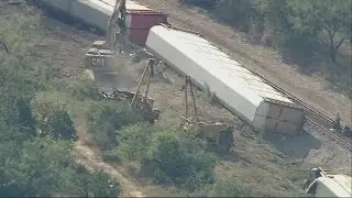Crews working to stand up derailed train cars in Palo Pinto County