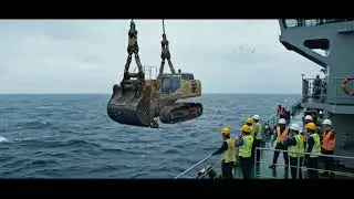 &ldquo;Giant Mining Excavator Falls Into the Ocean &ndash; Epic Cargo Ship Disaster!&rdquo;