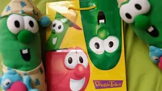 VeggieTales Unboxing! 2001 VeggieTales Thankful Larry Bedtime Friend + VT 99' Hallmark gift bag!! 🍅🥒