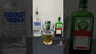 Atomic Jager Bomb #vodka #j&auml;germeister #redbull #short #drink