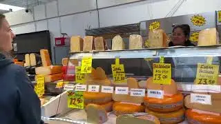 Uncle films his walk around of De Bazaar