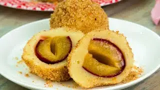 O rețetă delicioasă, rapidă și ușor de făcut - Gomboți cu prune (găluște cu prune)! | SavurosTV