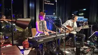 Live-Ausschnitt: Red Luck Cover 