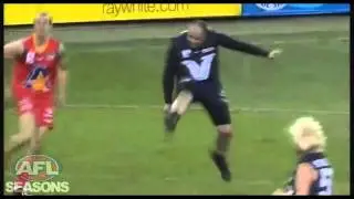 Craig Hutchinson Amazing Goal - E.J Whitten Legends Game 2011