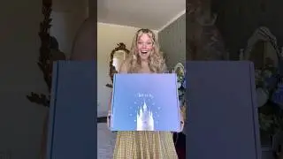 Big PR box of Disney Princess Goodies arrived today! What&rsquo;s inside, I wonder? 😲🤔 #disneyprincess