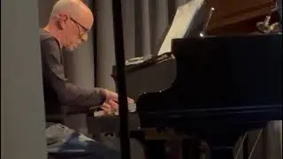 Pierpaolo Principato, pianoforte Marco Siniscalco, el. bass Alessandro Marzi, drums