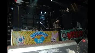 h3rm RS7000 Tekno Liveset Basstart Flex Club Vienna 19.12.2009 with @wickedsquadvienna @dr_looney_tekno