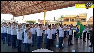Jovens fazem juramento à bandeira e são dispensados do serviço militar
