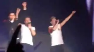 One Direction - Stand Up (Live) - Madison Square Garden - December 3, 2012
