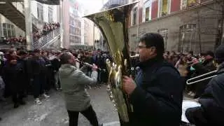 Mishkalè - La musica Klezmer nel cortile e per i corridoi dell'Istituto Avogadro
