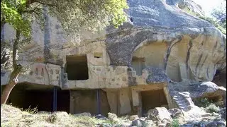 Lamanon et les Grottes de Calès