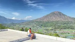 Desa Pinggan di Kintamani, Bali, adalah 