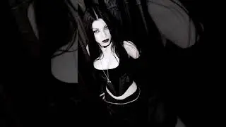 90&rsquo;s Romantic Gothic.