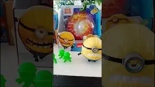 Minions unboxing Mega Minion Jerry