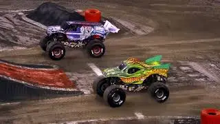 Heart Of A Lion - Lucas Oil Crusader (Monster Jam) (Linsey Weenk)