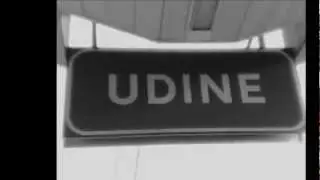 Annunci treni per Venezia e per Wien Südbahnhof dalla stazione di Udine
