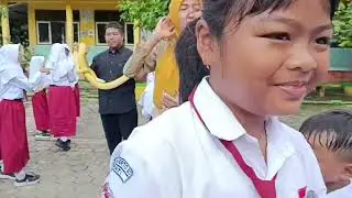 Mini Zoo Goes To School
