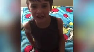 Buzzboy&rsquo;s reaction to toxic waste candy