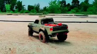 Traxxas TRX4 Sport Bashing Donuts and Jumps Fun at the Park