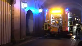 Brand eines Obdachlosenschlafplatzes im Koblenzer Tor in Bonner S&uuml;dstadt am 07.10.21