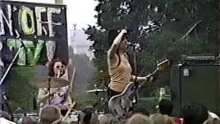 'The Punk Singer' Clip: Kathleen Hanna Gets the Girls to the Front
