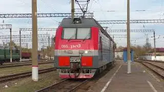 Смена электровоза 2ЭС4К-065 на электровоз ЭП1М-736 на станции Горячий Ключ