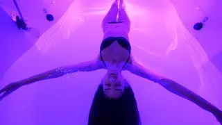 &Kappa;ά&tau;&iota; &pi;&alpha;&rho;&alpha;&pi;ά&nu;&omega; &alpha;&pi;ό &mu;&iota;&alpha; &alpha;&pi;&lambda;ή &epsilon;&mu;&pi;&epsilon;&iota;&rho;ί&alpha;...I Cosmic Float Center