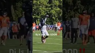 #djmoore With One Handed Catch From #justinfields #beardown #nfl
