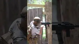Airsoft Scorpion Evo vs. Hiding Player - Clip 735 #shorts