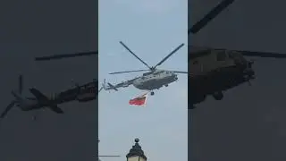 NEW DILLI INDIA GATE ME HELICOPTOR SHOW..