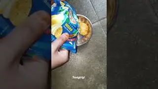 Lays chips😋|indianfood|#viral #virlshorts #streetfood #subscribe #snacks #5rs #Foodgirlyt #shorts💕