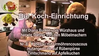 Kocheinrichtung Nr. 8: Diana Burkel begleitet die Lesung von Ulrich Grober