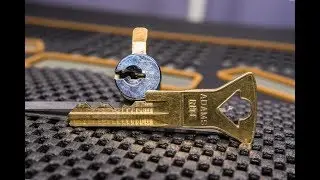 [217] Цилиндр Schlage Master Keyed KIK с ключом Adams Rite, вскрытым и выпотрошенным