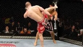 Matt Hamill vs Mark Munoz - Fantastic Soccer Kick!