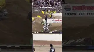 Dilan Schwartz shows great sportsmanship when he collided with Drew Adam&rsquo;s