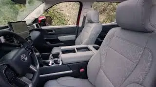 2022 Toyota Tundra Limited TRD Off-Road - Boulder Softex - Imagini din interior - Model de America