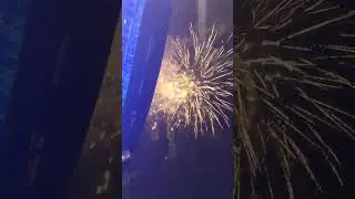 Irebere uburyo fireworks bayiturikije kuri convention center 