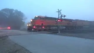 BNSF 7409 leads the Z CHIDEN thru a foggy Pacific Junction, Iowa.