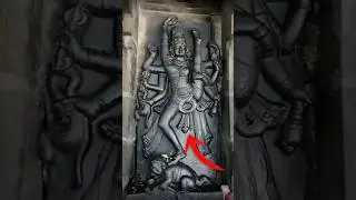 How is it possible?🤯😳 #shorts #ancient #temple #carving #shiva #ytshorts #trending #shortsfeed #art